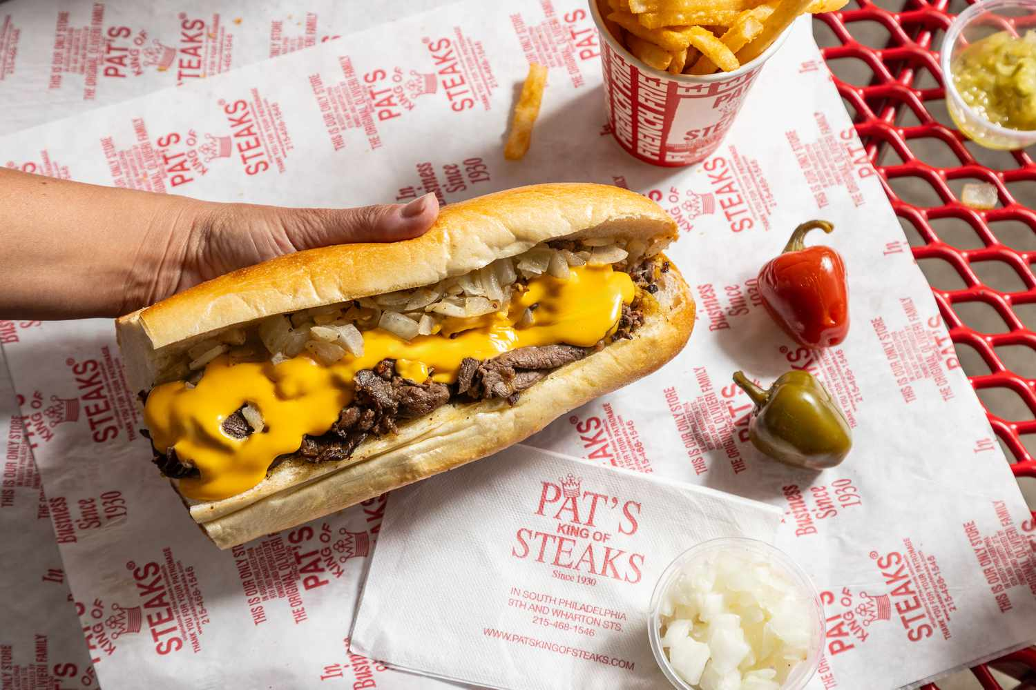 Guide-to-Philly-Cheesesteaks-FT-BLOG0624-Pats-King-of-Steaks-02-22971ce638fb4d9f96edefe413b94bca